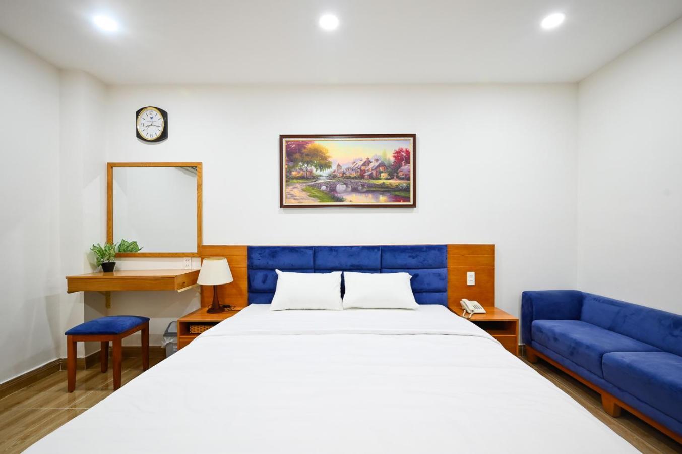 Vivian Airport Hotel Saigon Ho Chi Minh City Exterior photo