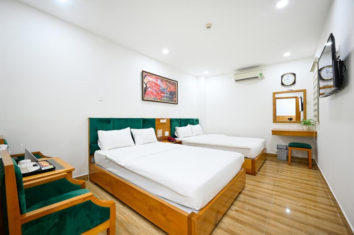 Vivian Airport Hotel Saigon Ho Chi Minh City Exterior photo